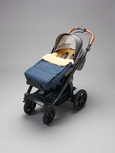 Kinderwagen-Fusssack, mit Lammfell gefüttert