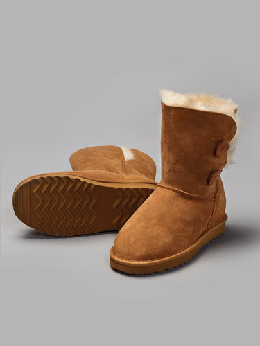 Stiefel aus Lammfell mit robuster Gummisohle