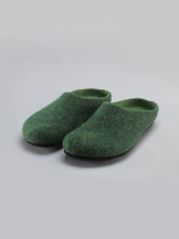 Laden Sie das Bild in den Galerie-Viewer, Hausschuhe Filz «Magicfelt» aus reiner Merinowolle